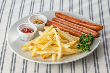 フライドポテトとウインナー