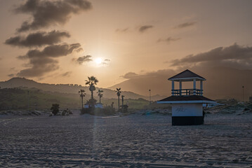 playa al atardecer