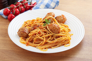 Spaghetti with meatball in tomato sause