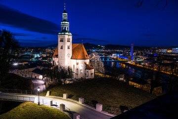 Obraz premium salzburg city at blue hour