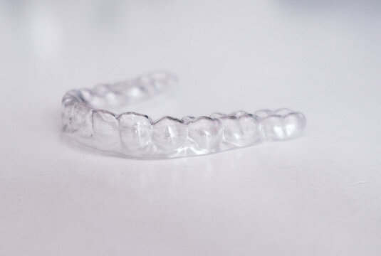 Clear aligners to straighten teeth for adults and teenagers