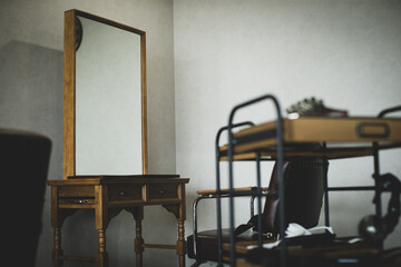 鏡とテーブル