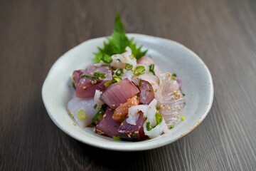 刺身の切り落とし