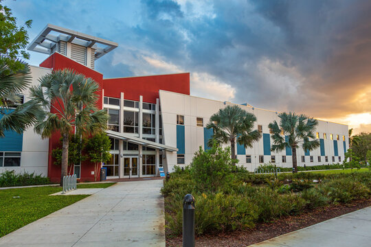 Academic And Laboratory Science Building At Broward College South Campus - Pembroke Pines, Florida, USA