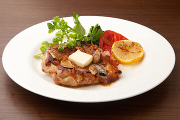 チキンステーキ　ガーリックバター