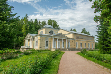 Fototapeta na wymiar 18th century Rose Pavilion built by the order of Empress of Russia Maria Feodorovna (Princess Dagmar of Denmark) in Pavlovsk, within Saint Petersburg, Russia