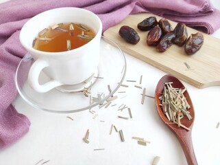 herbal tea with dried lemongrass and dried dates