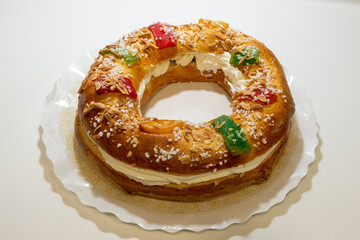 roscon de reyes con nata