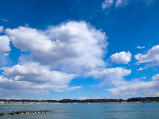 冬の鎌倉由比ガ浜の風景　神奈川県　日本