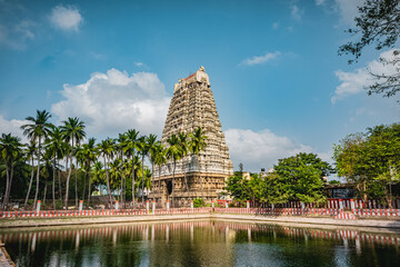 Naklejka premium Thirukalukundram is known for the Vedagiriswarar temple complex, popularly known as Kazhugu koil (Eagle temple). This temple consists of two structures, one at foot-hill and the other at top-hill