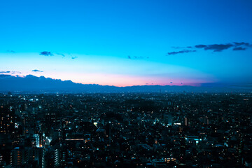 世田谷の住宅街の夕暮れマジックアワー