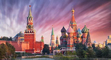 Foto op Plexiglas anti-reflex Rusland - Moskou op het rode plein met het Kremlin en de St. Basil& 39 s Cathedral © TTstudio