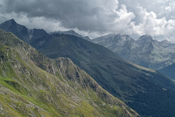 Blick vom Timmelsjoch auf die Berggipfel über dem Passeier Tal, Südtirol, Alpen, Italien, Europa