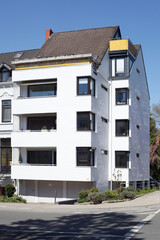 Modernes weises Wohngebäude , Mehrfamilienhaus, , Bremen, Deutschland, Europa