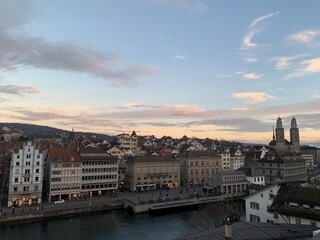 Fototapeta na wymiar Zurich by night on an autumn evening