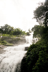 Wasserfall in den Highlands Indiens