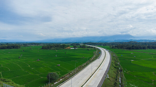 Photo of the Sigli Banda Aceh (Sibanceh) Toll Road, the first toll road in Aceh province, this toll road serves as a link between cities within the province.