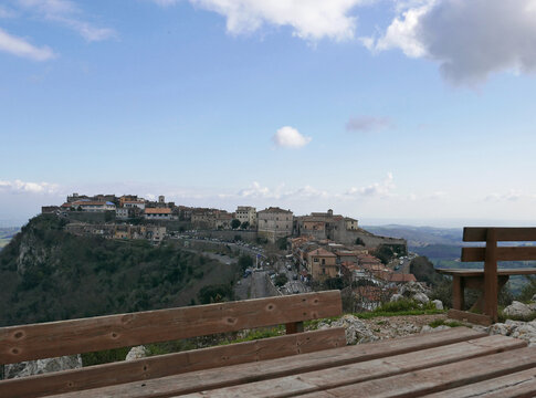 panorama del caratteristico borgo laziale di sant'oreste