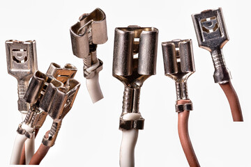 Connectors fitted on electric wires.