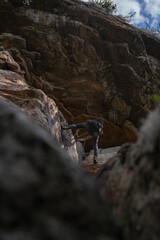 Rock Climber climbing the route Para mis amigos in Suesca Colombia © Gabriel Roveda
