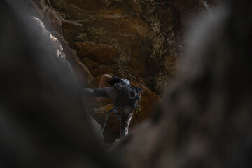 Rock Climber climbing the route Para mis amigos in Suesca Colombia © Gabriel Roveda