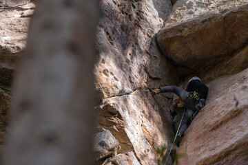 Rock Climber climbing the route Para mis amigos in Suesca Colombia © Gabriel Roveda
