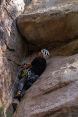 Rock Climber climbing the route Para mis amigos in Suesca Colombia © Gabriel Roveda