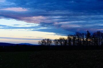 Dämmerung in der buckligen Welt