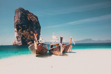 Naklejka premium thailand ocean landscape. Exotic beach view and traditional ship