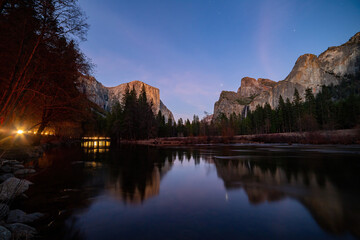 Fototapeta na wymiar Night view of the Valley View of Yosemite National Park