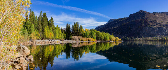 Sunny view of the fall color of Silver Lake