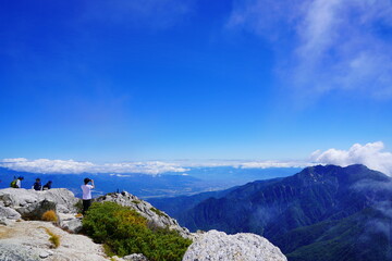 甲斐駒ヶ岳山頂から眺める風景