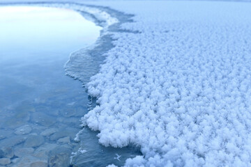 冬の阿寒湖のフロストフラワー