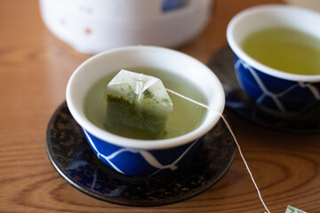 温泉旅館の部屋で入れたお茶