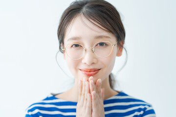 メガネをかけた女性