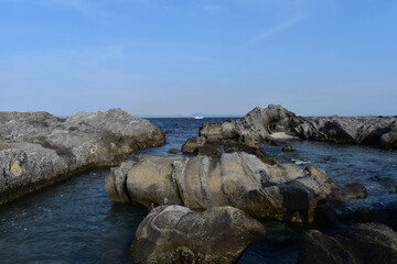 岩の海と海の岩にある海の池