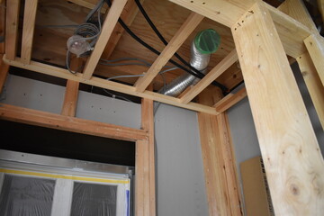 漏水事故の復旧工事、床、フローリング、天井、壁　スケルトン　リフォーム