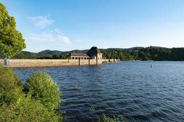 Edersee retaining wall in Germany. Renewable energy through hydropower - obrazy, fototapety, plakaty