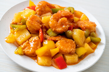Stir-fried sweet and sour with fried shrimp