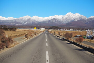 道路から眺める冬の八ヶ岳