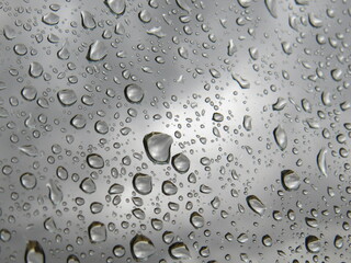 Gocce di pioggia sulla finestra - raindrops on the window