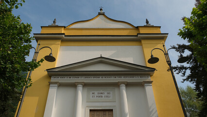 La chiesa dei Santi Stefano e Lorenzo a Bezzecca, nel territorio comunale di Ledro in Trentino-Alto Adige.