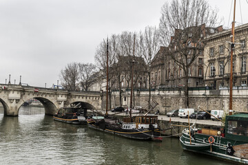 Naklejka premium city canal in the country