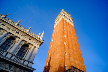 Fototapeta na wymiar clocktower campanile in venice, italy in the evening light