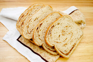 Rye & Pumpernickel Swirled Bread Slices