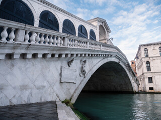 Fototapeta na wymiar Rialto Bridge or Ponte die Rialto in Venice, Italy on a Winter Day