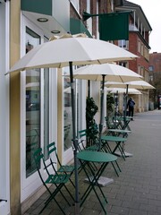 Café No one Sit Outside