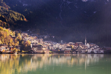 Naklejka premium view of the village by the lake 