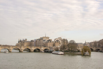 Fototapeta premium View of Île de la Cité and Pont Neuf in Paris, France