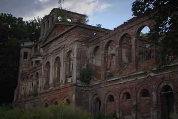 Fototapeta premium ruins of the castle